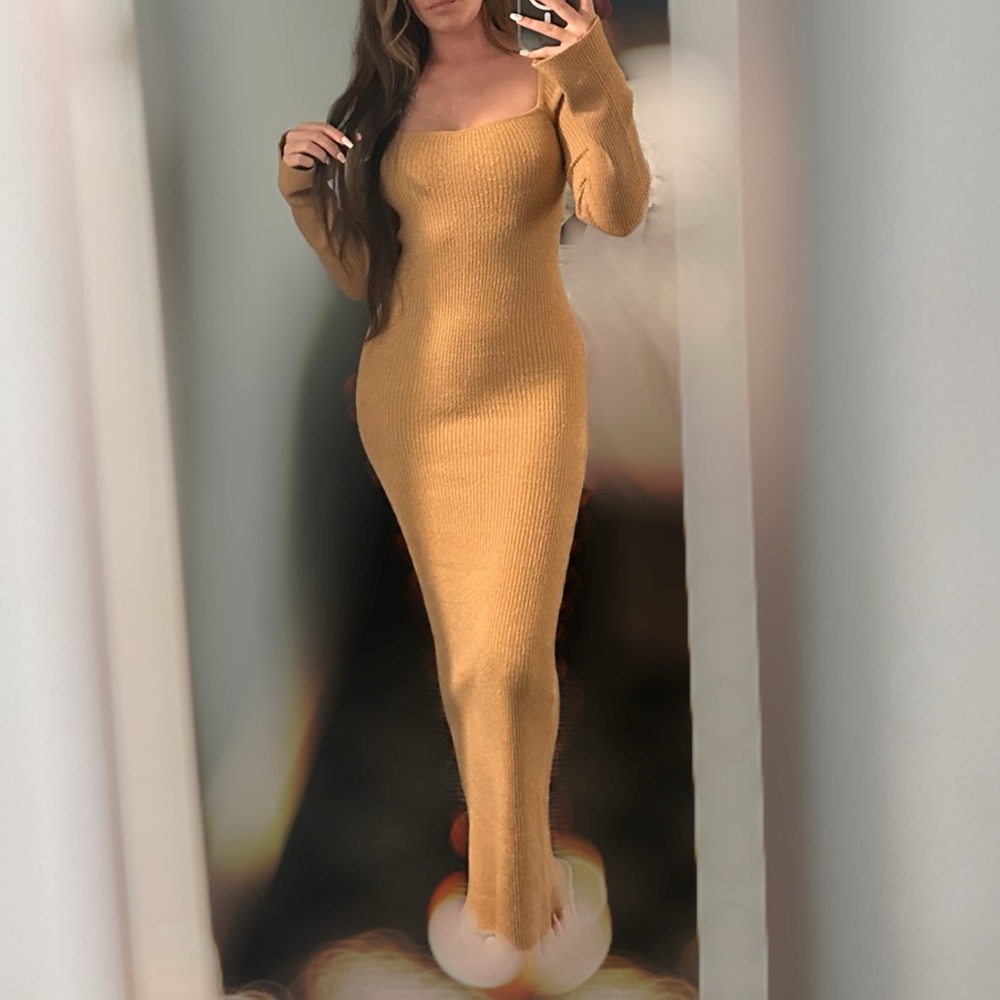 Elegant Gold Long Sleeve Dress